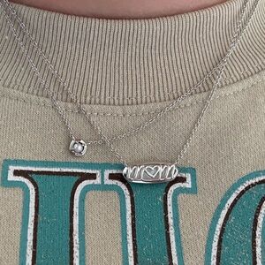 Kendra Scott mom script and pearl necklace bundle set